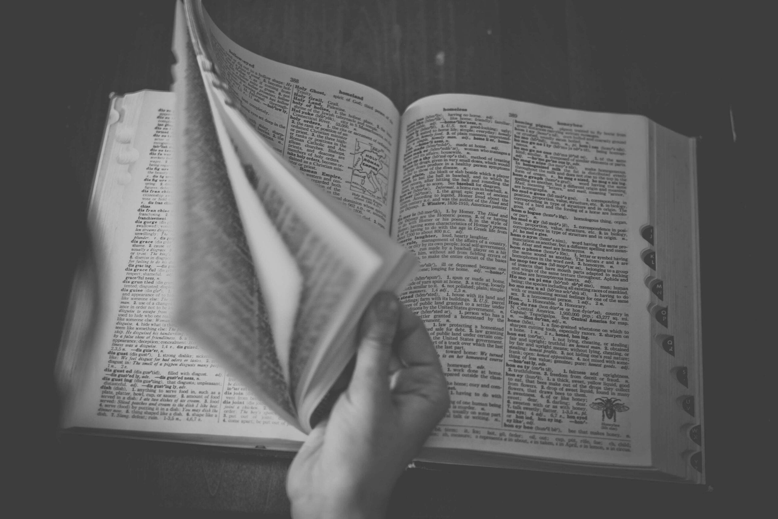 black-and-white-book-browse-6997