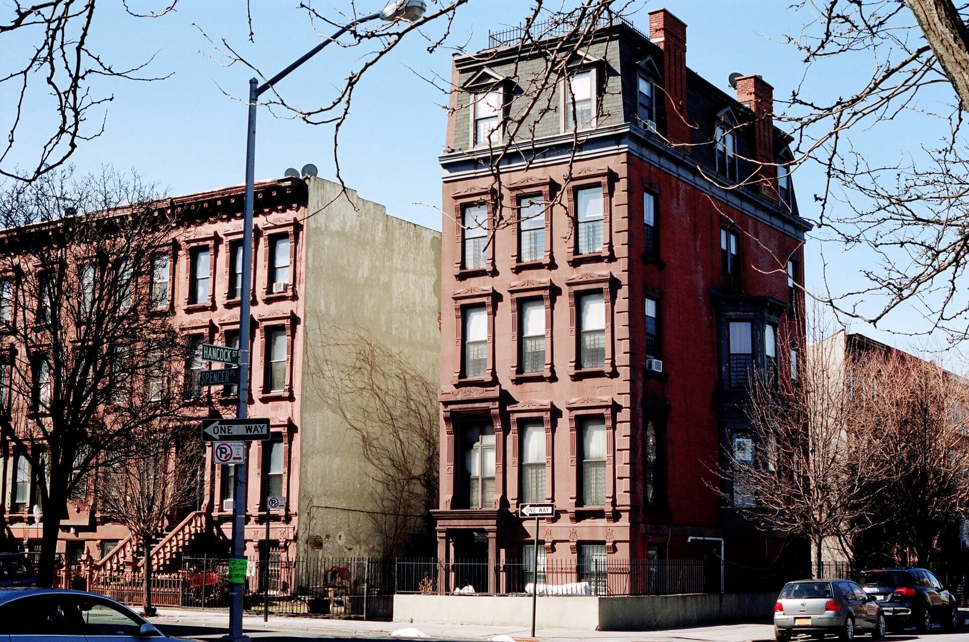 brown-concrete-structure-under-sunny-sky-404173 load clean and analyze brooklyn real estate data with the tidyverse